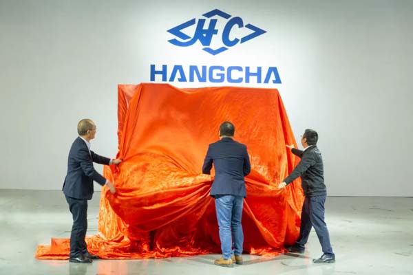 杭(hang)叉新(xin)能(néng)源•新(xin)研氫能(néng)•翼迅創能(néng)新(xin)品(pin)髮(fa)布暨訂單(dan)簽約